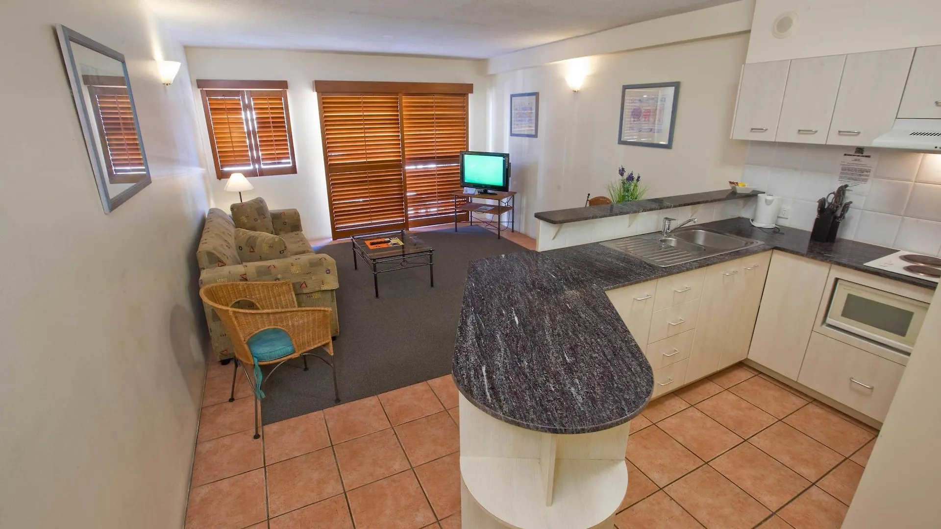 Inn Cairns